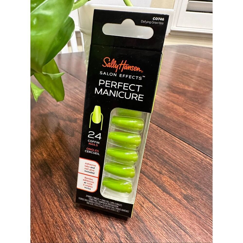 Sally Hansen Manicure 24 Coffin Long Press on Nails W/ Glue Green Defying Gravi-
